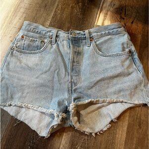 LEVI 501 JEAN SHORTS